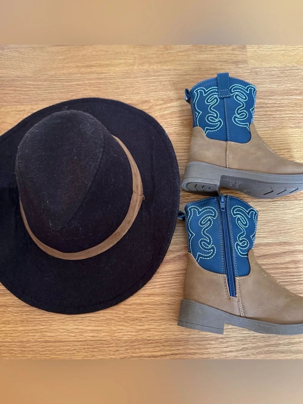 Cowboy Hat & Boots(size 6)